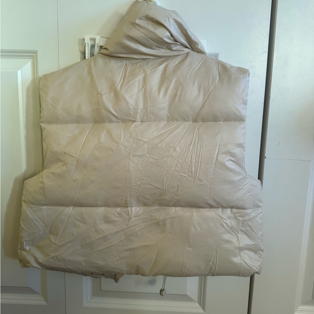 Puffer Vest in Beige - Picture 3 of 3